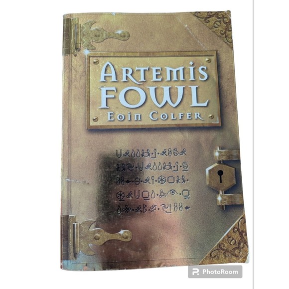 Artemis Fowl 2001 SC Eoin Colfer Fantasy 12 yr Old Genius Millionaire Criminal - Picture 1 of 3